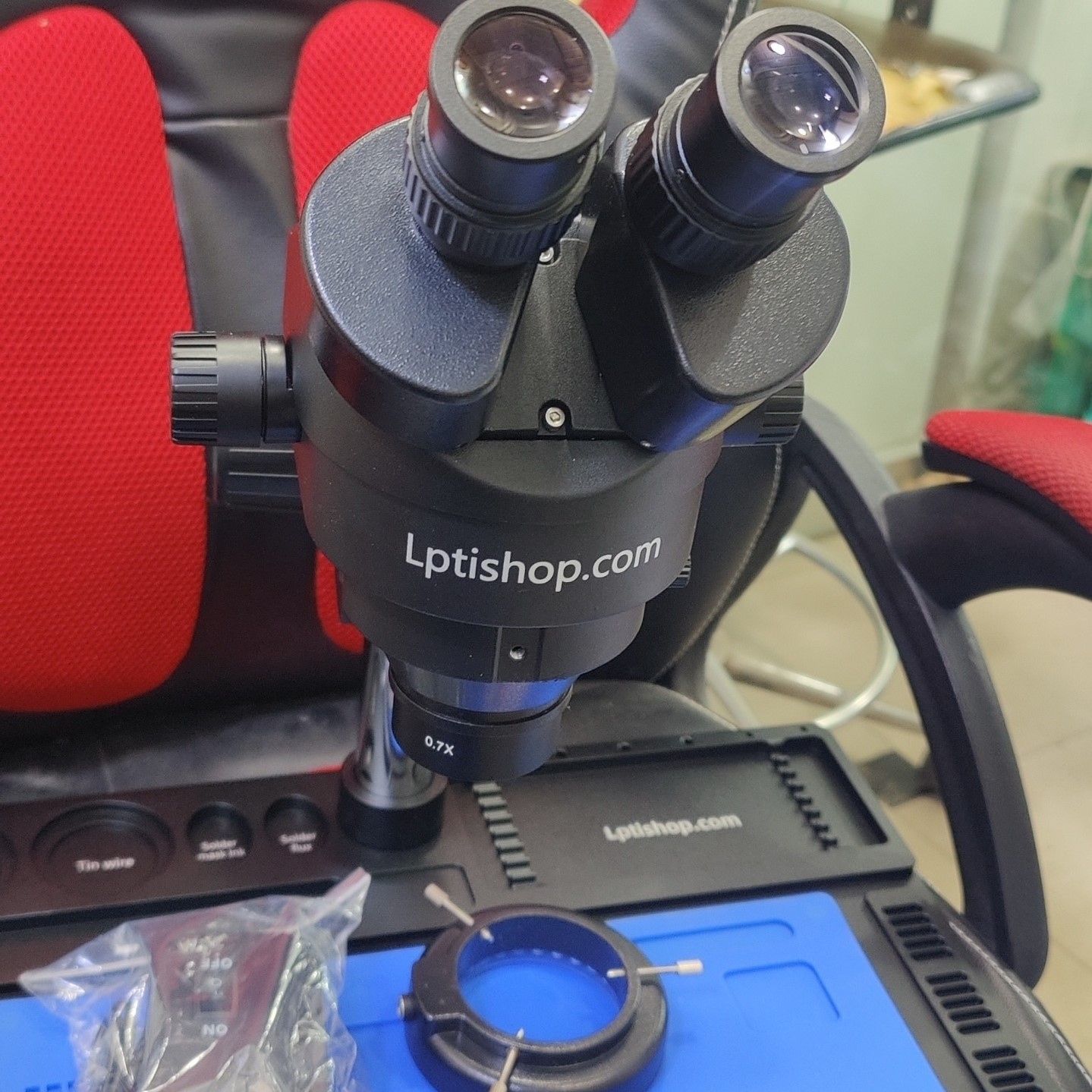 MICROSCOPE TRINOCULAR